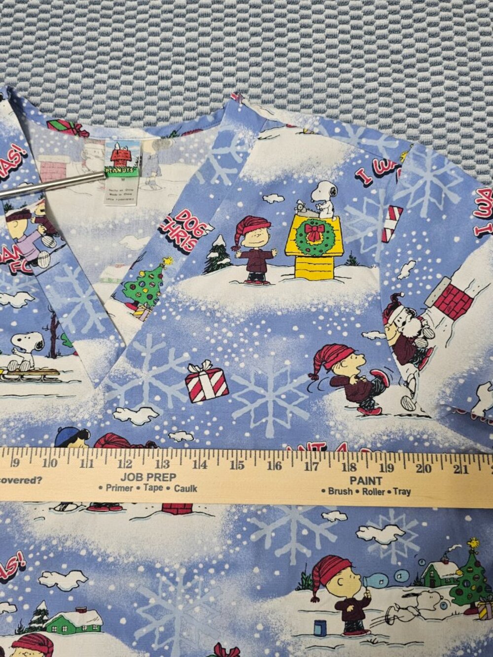 Christmas Scrub Top Bundle - 2 Pieces - Polar Bear & Peanuts Print - Size Medium - Picture 8 of 9